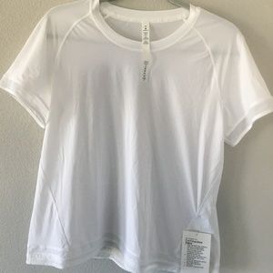 Lululemon NWT Find Focus Short Sleeve Size 10